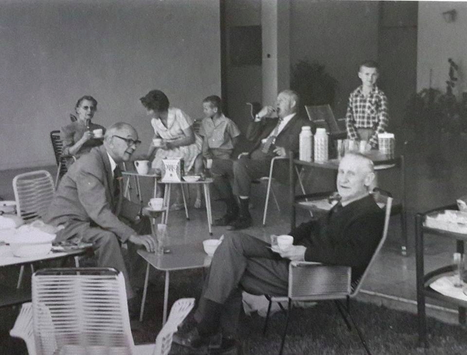 Pastor Niemoeller in Klein Pella